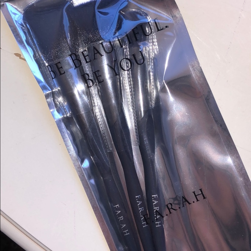 BRAND NEW F.A.R.A.H makeup brushes